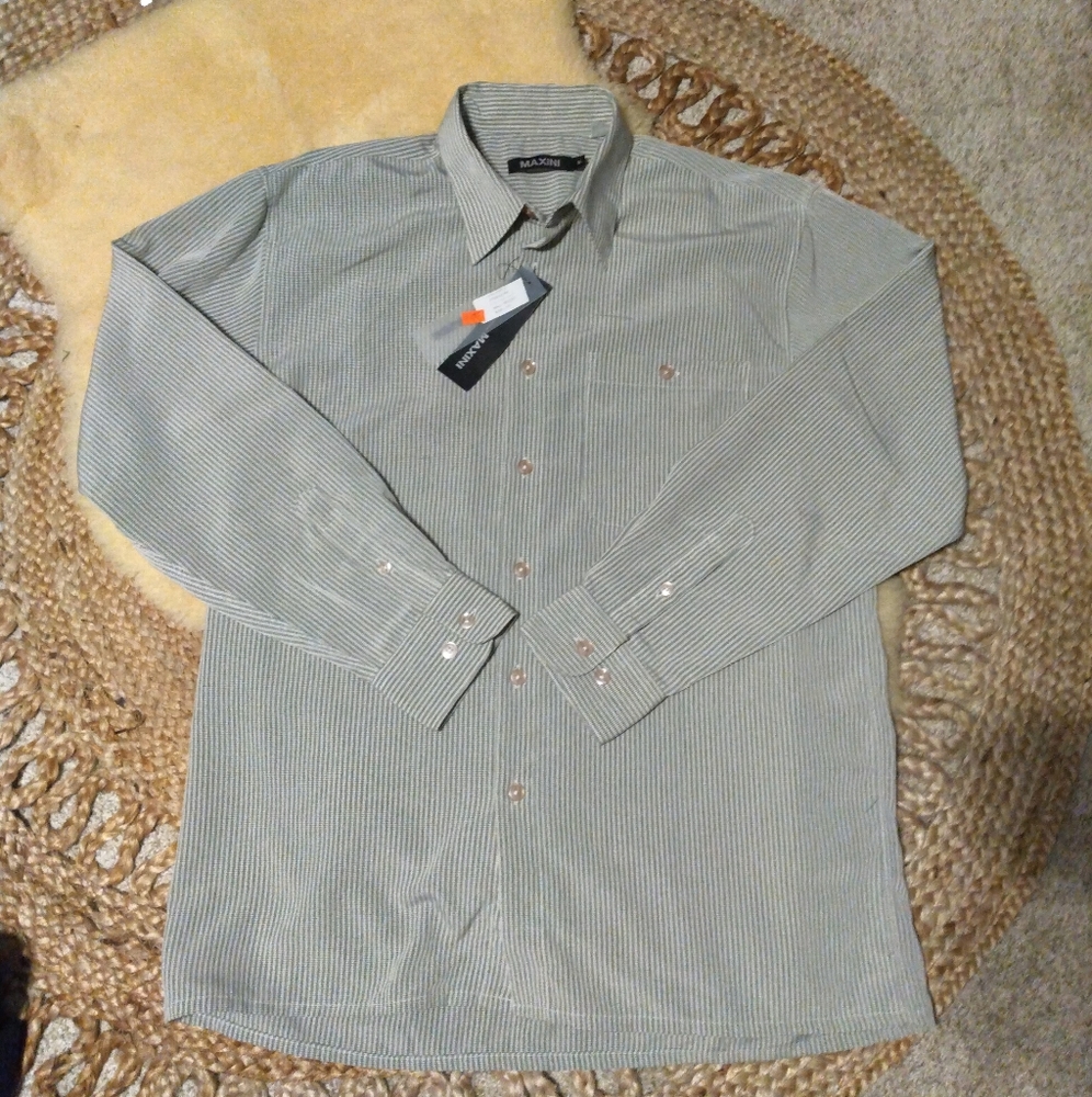 Maxini Long sleeve button down shirt NWT